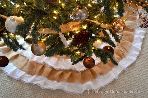 DIY Burlap and Lace Christmas Tree Skirt