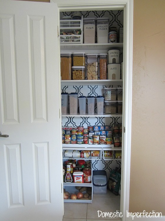 stenciled walls in pantry