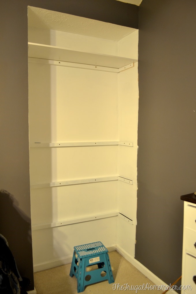 How to Build a Built-in Bookshelf: before & after