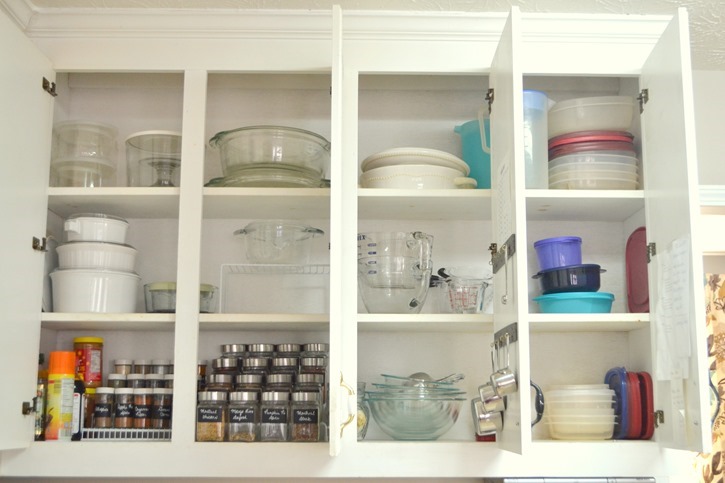 Organized kitchen cabinets