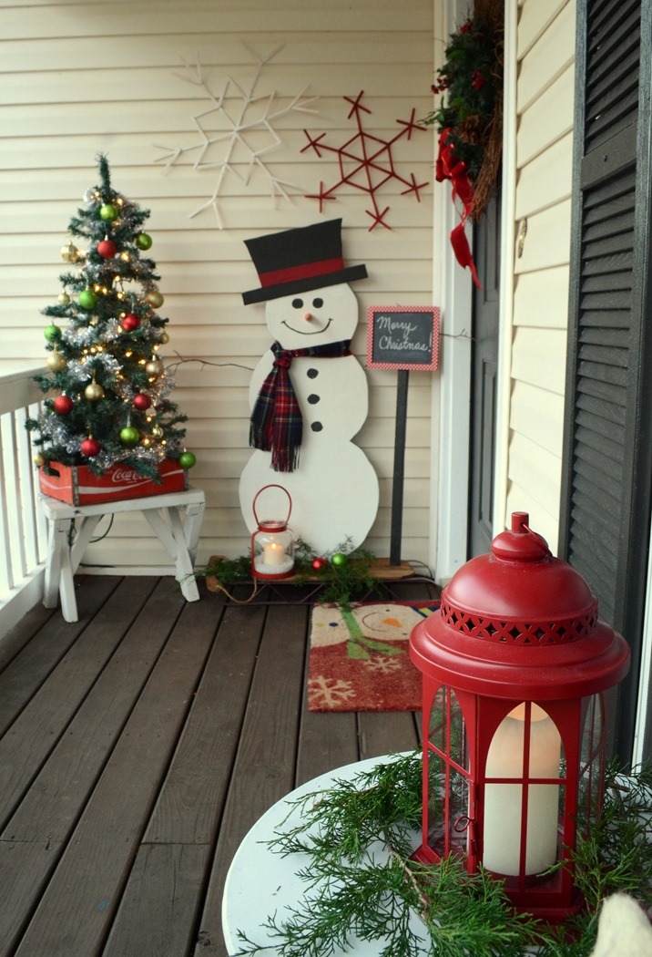 DIY Painted Wood Snowman
