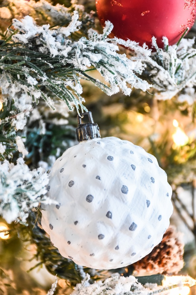 DIY chalk painted distressed Christmas ornaments-6